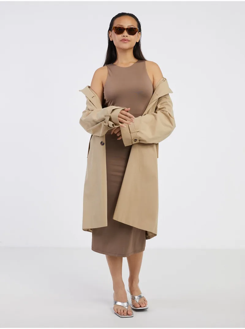 Vero Moda pieguļoša midi kleita